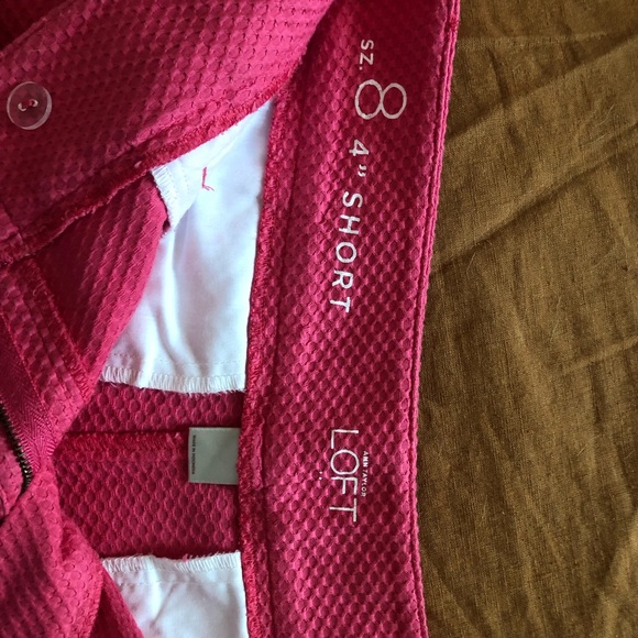Sz 8 Anne Taylor Loft pink scalloped shorts - Picture 3 of 3